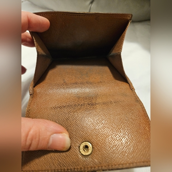 Louis Vuitton Classic Monogram Bi-fold Wallet - Picture 5 of 13